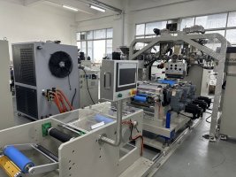 Twin-screw extrusion and cast lamination test equipment