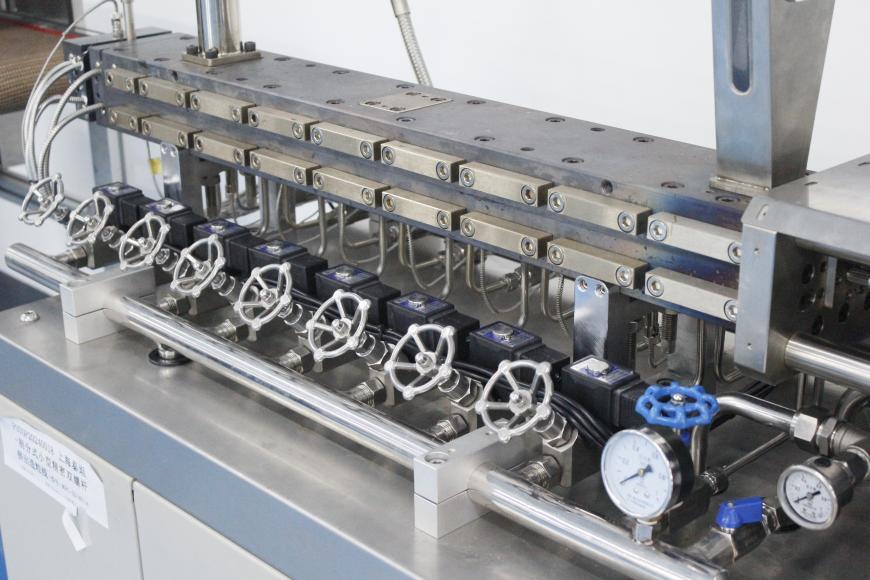 three-screw-extruder-twin-screw-extruder-2.jpg